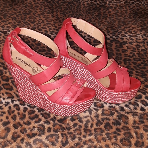 Red Wedges - Picture 1 of 3